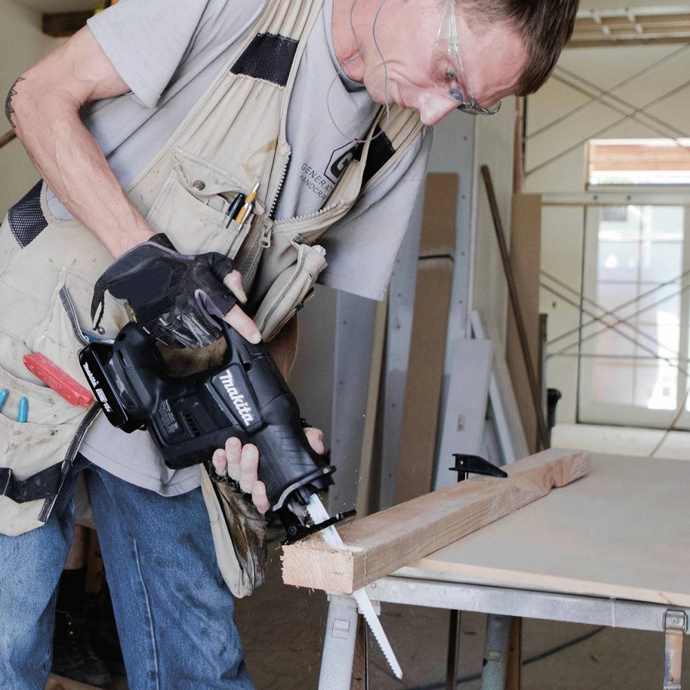 Factory Reconditioned Makita XRJ07R1B-R 18V LXT Sub-Compact Brushless Lithium-Ion Cordless Reciprocating Saw Kit (2 Ah) 14 Factory Reconditioned Makita XRJ07R1B-R 18V LXT Sub-Compact Brushless Lithium-Ion Cordless Reciprocating Saw Kit (2 Ah) - Image 12