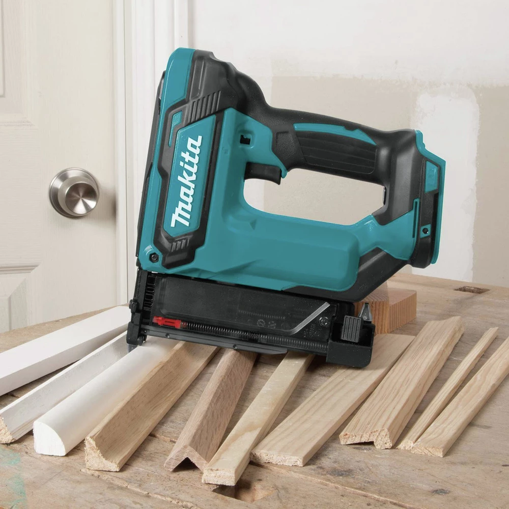 Factory Reconditioned Makita XTP02Z-R 18V LXT Lithium-Ion Cordless 23 Gauge Pin Nailer (Tool Only) 6 Factory Reconditioned Makita XTP02Z-R 18V LXT Lithium-Ion Cordless 23 Gauge Pin Nailer (Tool Only) - Image 5